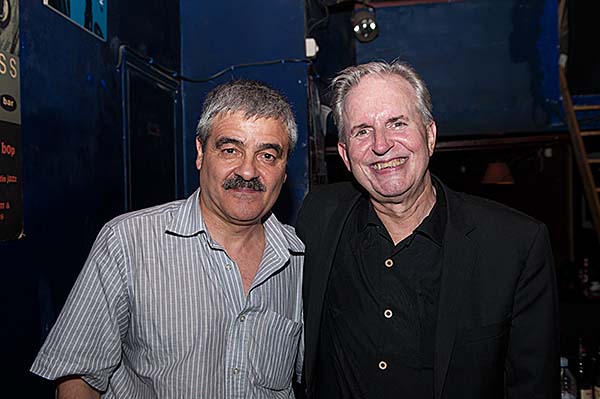 Con Scott Hamilton